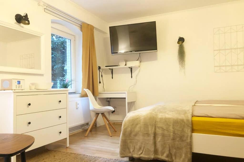 Gemuetliche Sanierte 1 Zimmer Wohnung Mit Privatem Parkplatz Im Zentrum คีล ภายนอก รูปภาพ